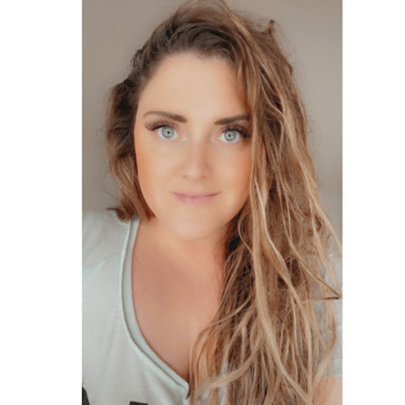 Meet your Posher, Sondra - Picture 1 of 1